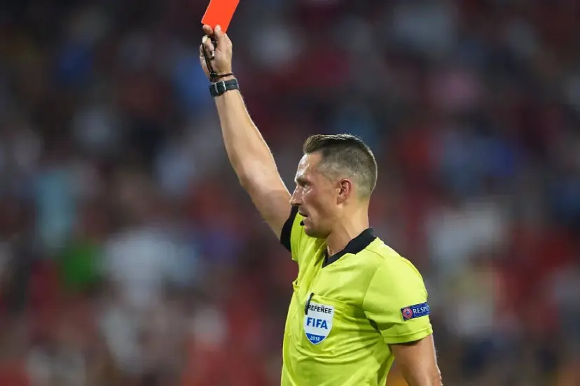 西甲:若因球员被罚下导致场上一线队球员少于7人,不构成违规