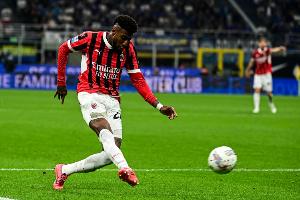 开云集团官网香港-罗马诺:弗拉门戈尝试截胡埃默森,若达成则立即放行韦斯利