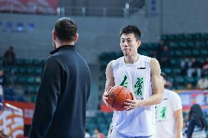 开云体育登录-媒体人：即便目前在伤势恢复中 张镇麟肯定还是有顶薪能力的球员