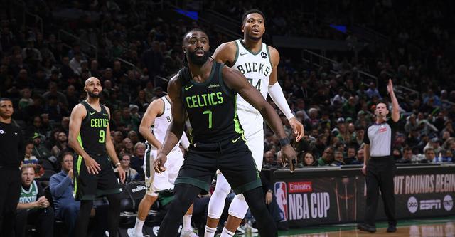 开云体育-ESPN专家预测新赛季战绩:骑士雷霆继续领跑东西部