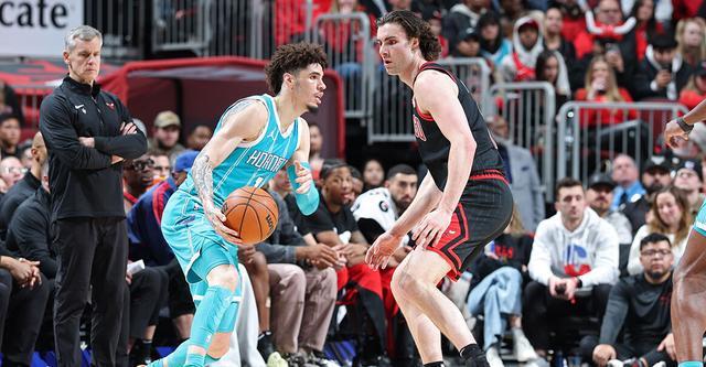 开云体育-ESPN专家预测新赛季战绩:骑士雷霆继续领跑东西部