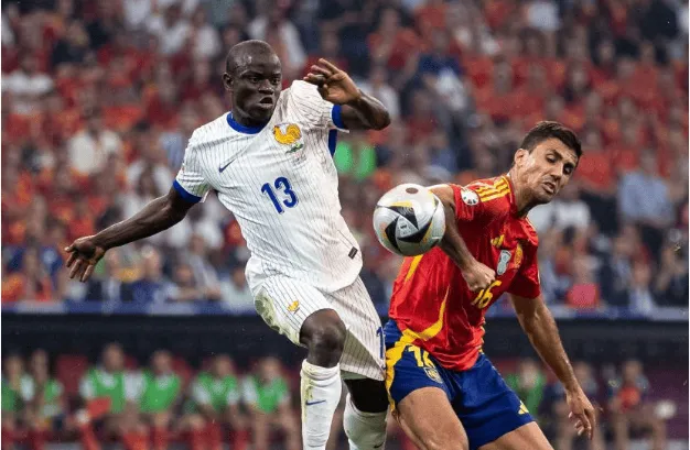 开云集团官网-队报:巴黎FC大股东LV集团牵头谈判,最终没能从沙特签坎特