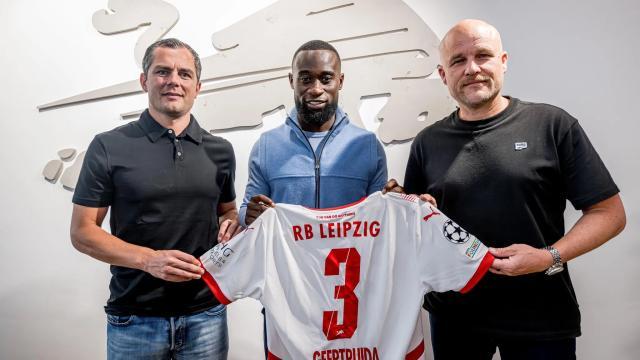 1725102666767013384.jpg 开云体育-德甲关窗日:莱比锡RB一进一出 多特放走阿莱