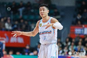 开云集团官网-高效全能!高诗岩14中10砍下27分5板5助 正负值+33全场最高