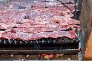 开云体育登录-必备美食!大马丁社媒晒阿根廷队厨房烤肉视频