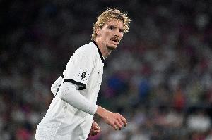 开云集团官网-9000万新援坐牢沃尔特马德出战1小时16触球9丢球,8对抗2成功