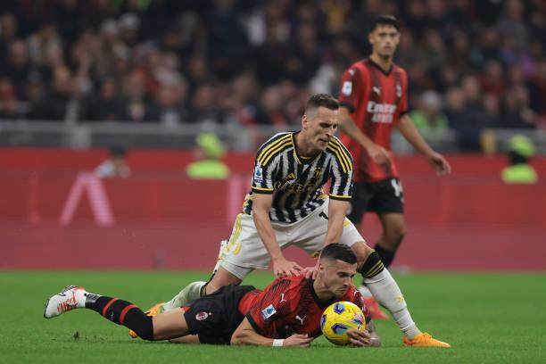 开云体育-【复盘】天灾人祸全遇上，斗法失败的米兰怨不得命苦