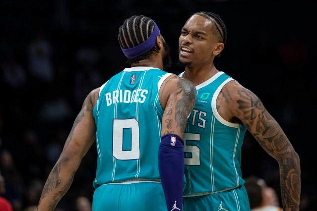 1647516857657049546.jpg 开云集团官网香港-【观察】东部6-10抢位战白热化 谁能搭上直通车?